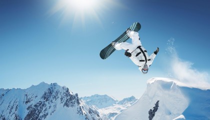 爱游戏在线登录|枪手极限赛程警报，四个月32战，温格遗产能否撑过寒冬？