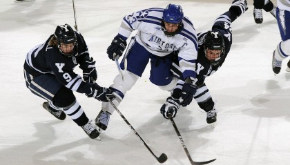 爱游戏_杨戟专访卡帅揭秘恒大轮换艺术，对决鲁能全力冲击进球难关