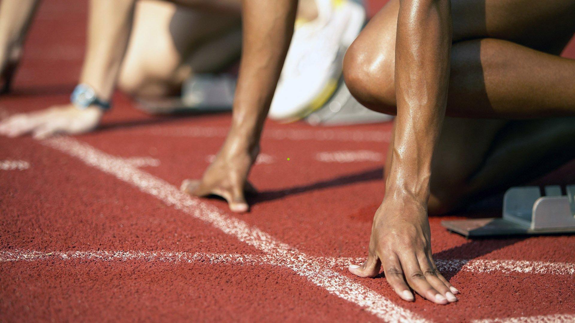 曼联4-1横扫副班长狼队豪取三场不败，距英超前四仅1分！31岁队长双响+助攻独造3球率队狂飙